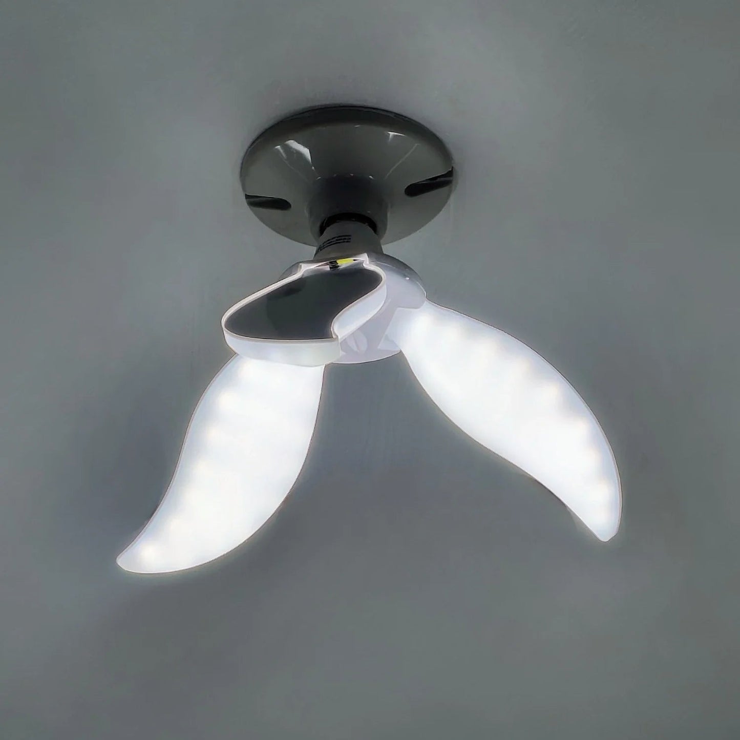 Lámpara LED 45W de techo con 3 paneles ajustables, luz blanca brillante para interiores