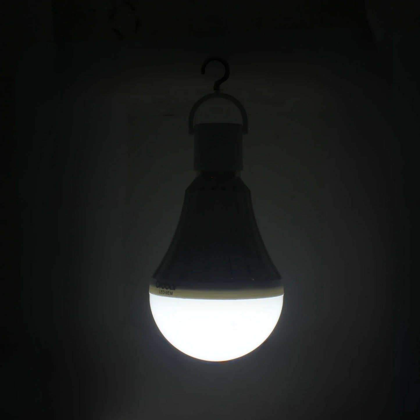 Lámpara recargable 7 W emergencía tipo bulbo Orobar LED-7EM