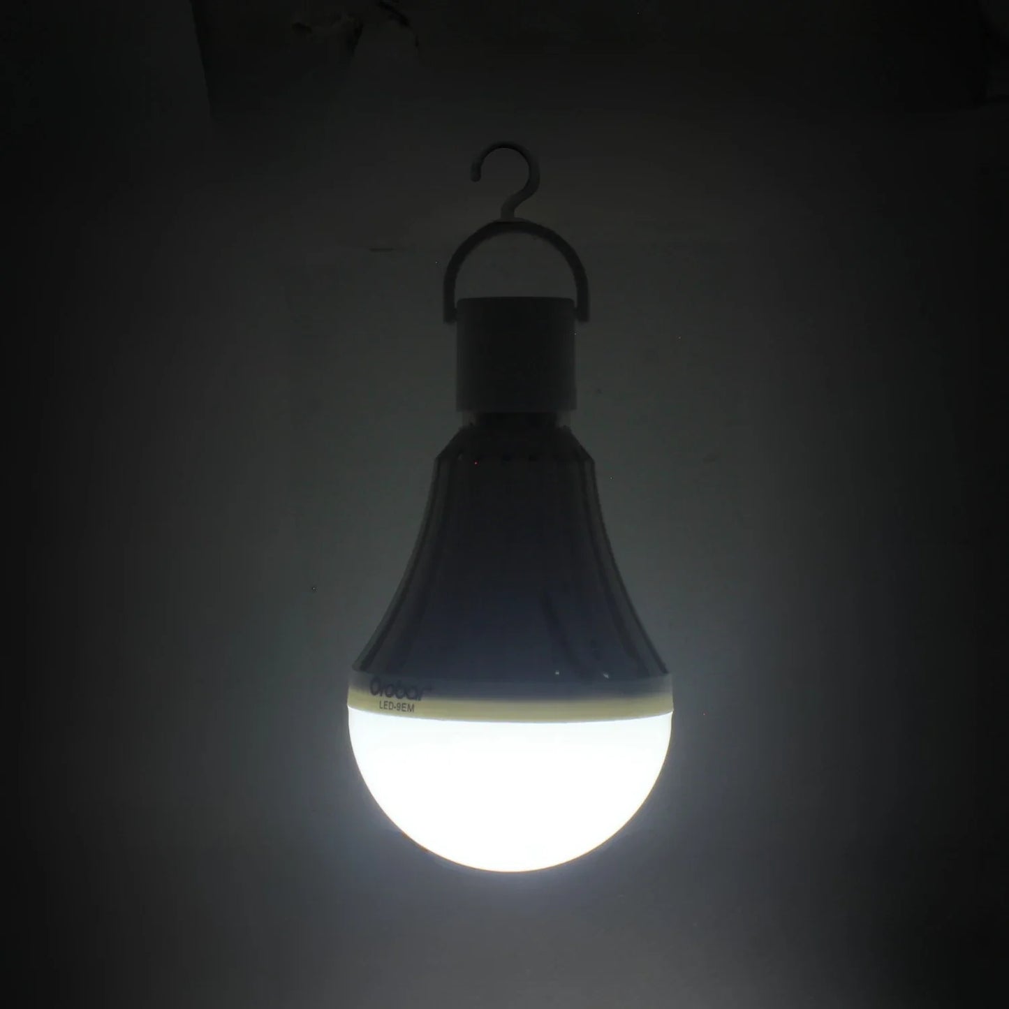 Lámpara recargable 9 W emergencía tipo bulbo Orobar LED-9EM