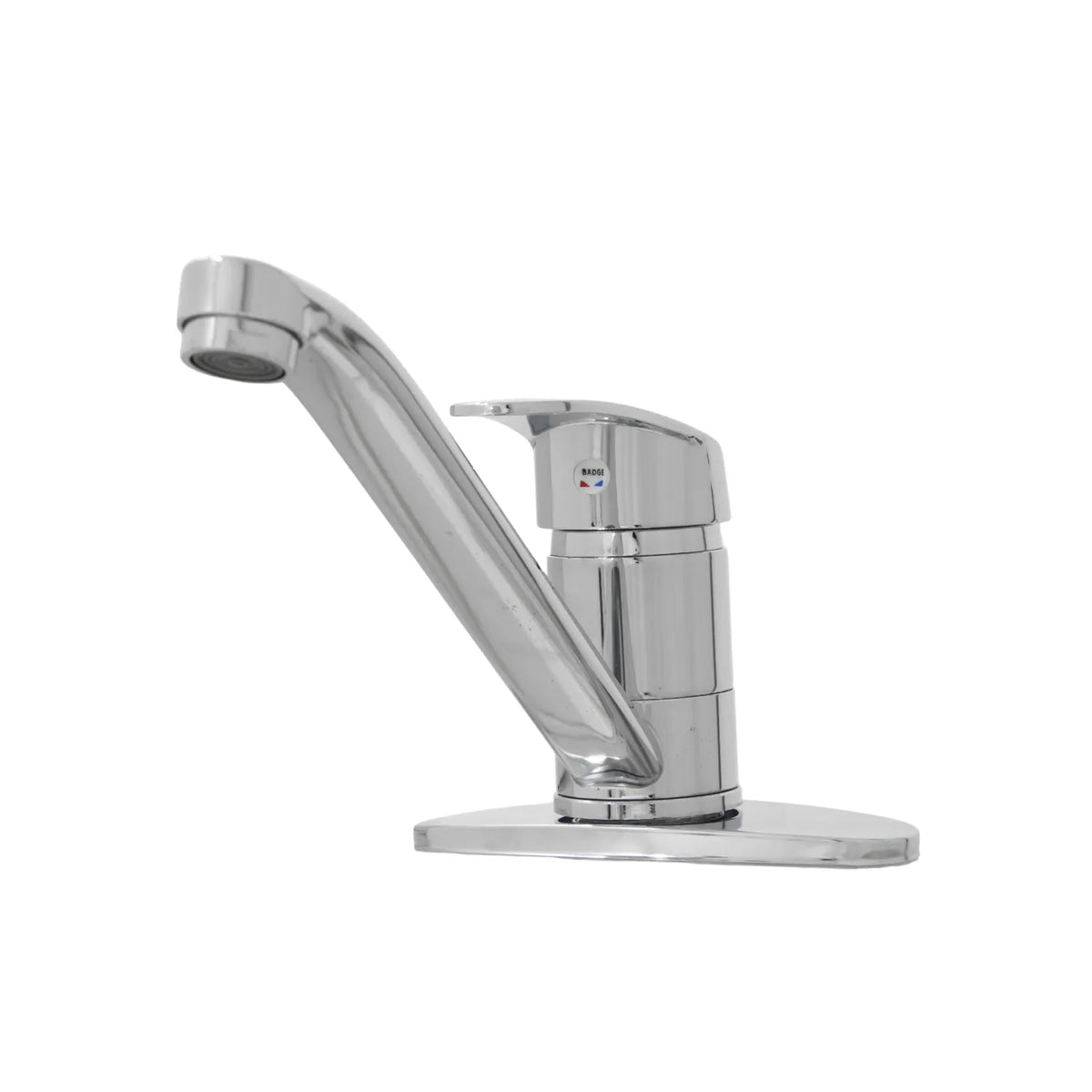 Grifo monomando cromado marca Badge para lavabo con placa de cubierta y diseño inclinado resistente