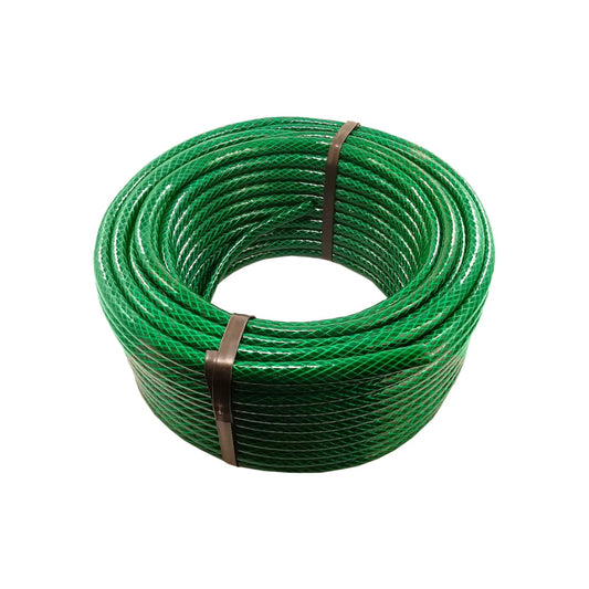 Manguera tramada verde 1/2"x50m enrollada para jardín y riego.