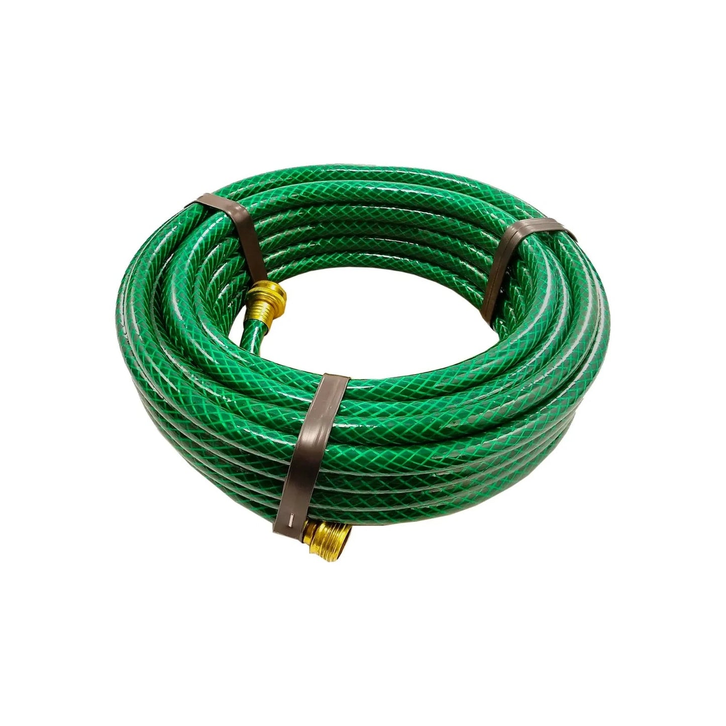 Manguera de jardín verde tramada enrollada con conectores de latón, ideal para riego y jardinería.