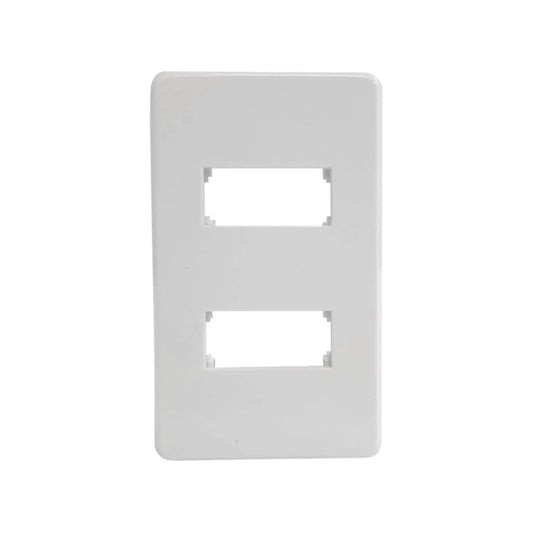 Placa de pared blanca con 2 módulos para interruptores o tomacorrientes