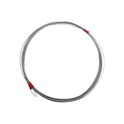 Guía de cableado de acero enrollada, extremos rojos y ojal para instalar cables eléctricos.