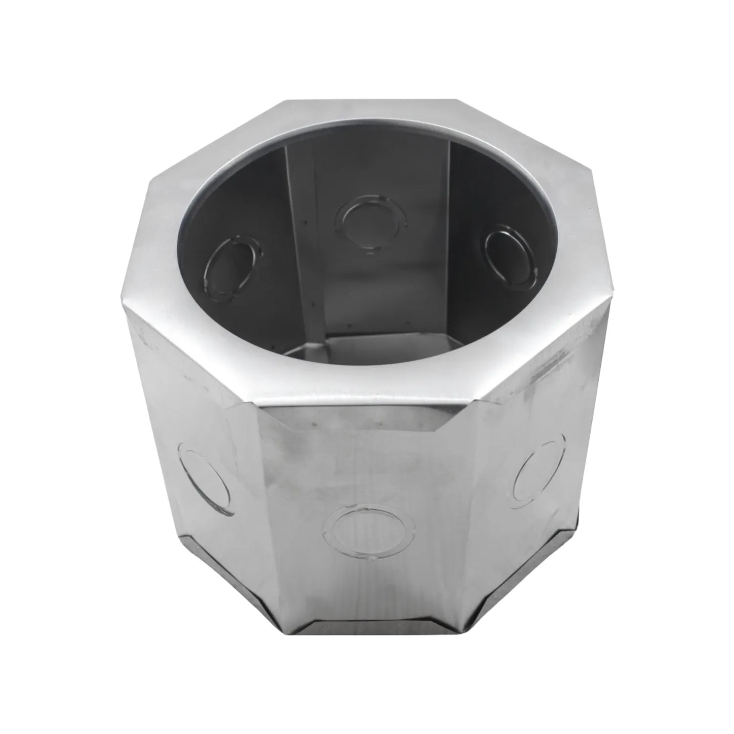Caja de registro octogonal metálica profunda con orificios pre-troquelados para instalaciones eléctricas.