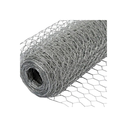 Malla hexagonal calibre 20 galvanizada en rollo, color gris metálico para cercas y protección.