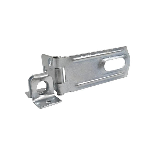 Porta candado de seguridad metálico galvanizado de 64mm, ideal para asegurar puertas y gabinetes.