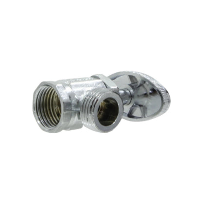 Llave angular de paso cromada para agua, rosca 1/2 pulgada, control de flujo manual en instalaciones de fontanería.