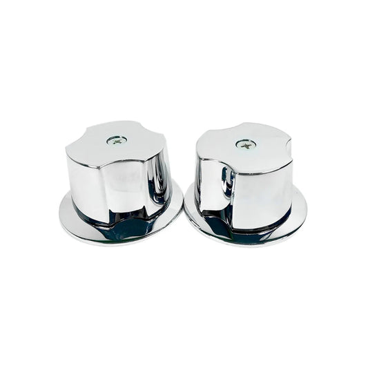 Dos manerales cromados para regadera o grifo de baño, perilla de control con tornillo de fijación superior.