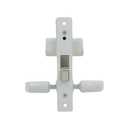 Cerradura blanca para puerta de aluminio, mecanismo con pestillos metálicos y manijas, fácil instalación.