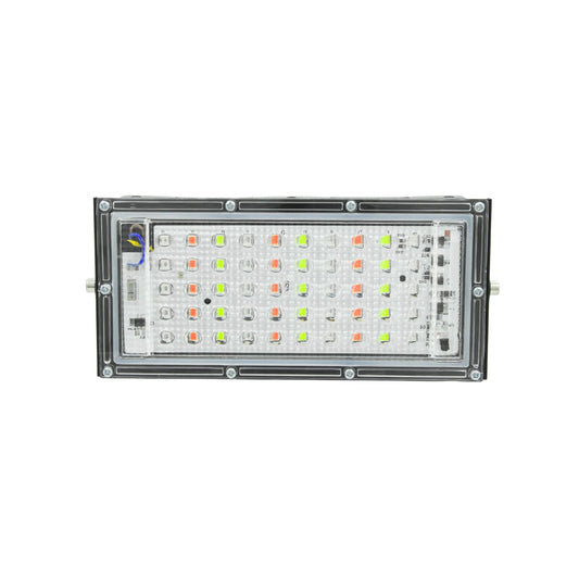 Reflector LED 50W RGB multicolor, lentes tipo lupa, carcasa metálica negra para iluminación exterior.