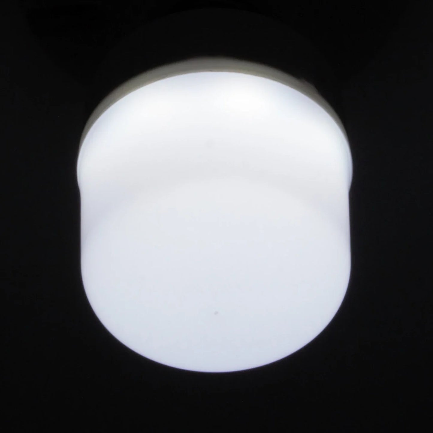 Foco led 15 W tipo bala Maigoo MG01409