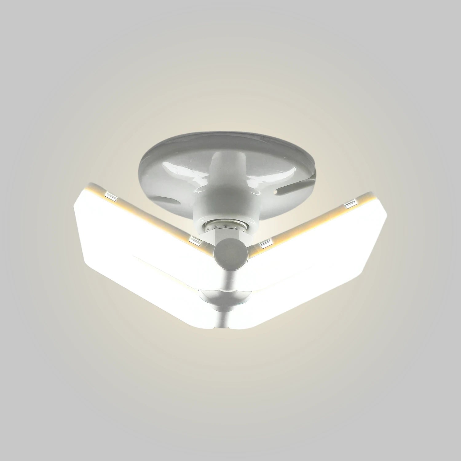 Lámpara LED plegable de 3 paneles, luz blanca brillante 48W para techo, garaje o taller.