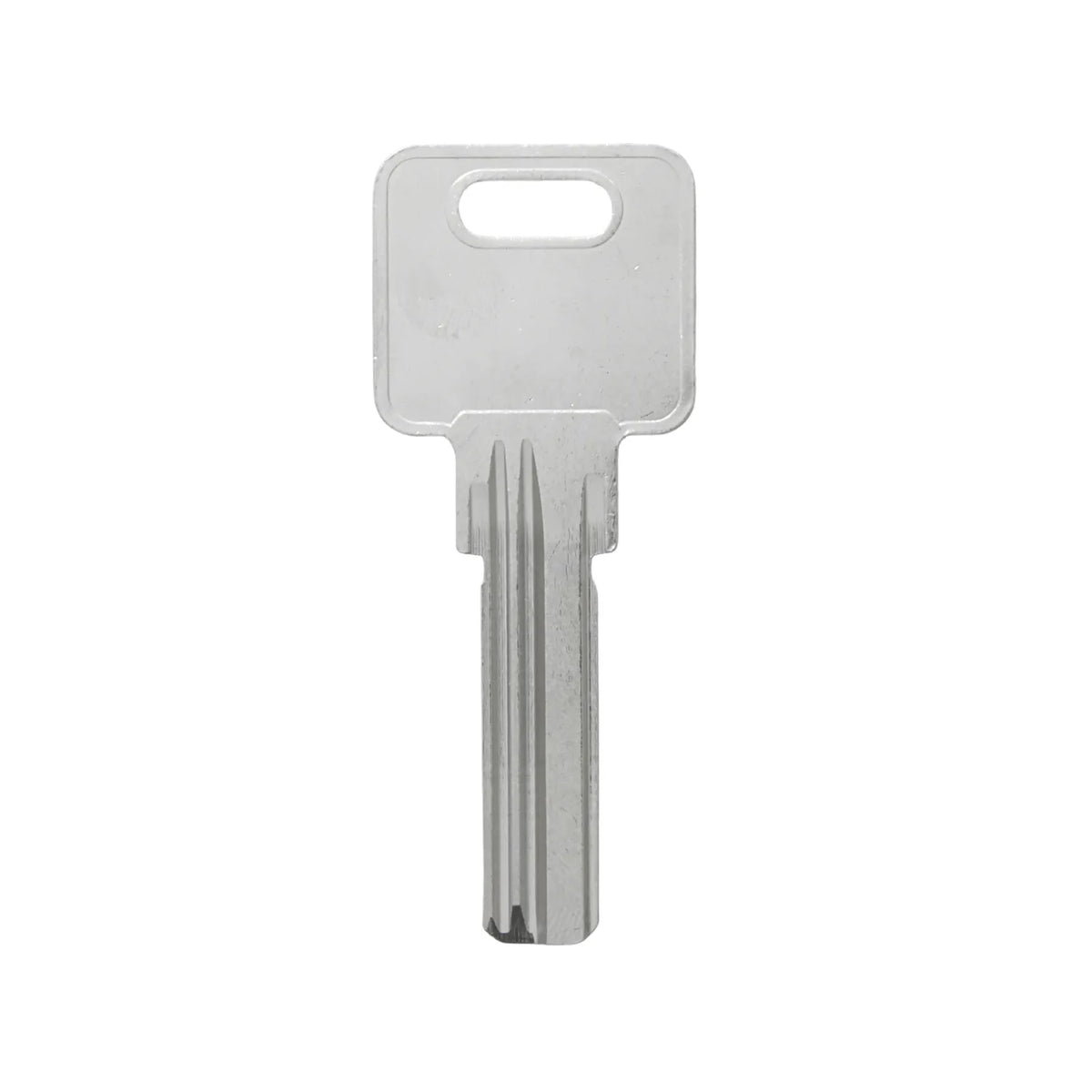 Llave en bruto de metal plateado con cabeza cuadrada y perfil acanalado para duplicado de cerraduras y cerrajería.