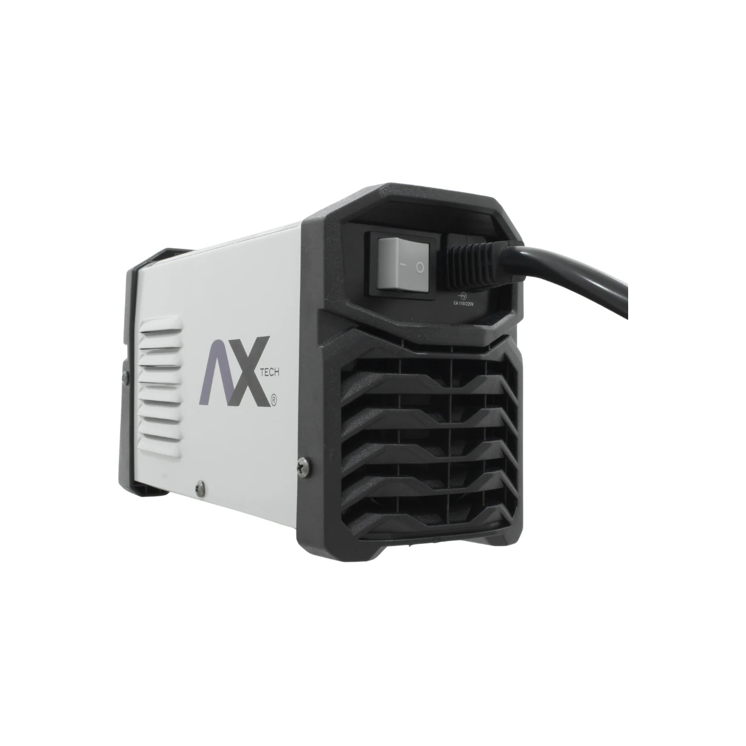 Soldadora inversora AX Tech blanca y negra con switch de encendido y voltaje dual 110/220V para trabajos profesionales.