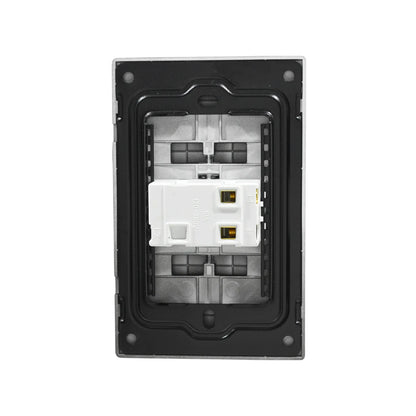 Interruptor de luz 10A 120-250V vista posterior con bastidor metálico negro para instalación eléctrica empotrada