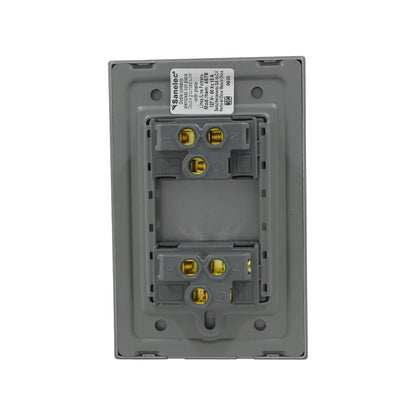 Contacto doble aterrizado Sanelec línea Fontana color gris, vista trasera de terminales para instalación eléctrica.