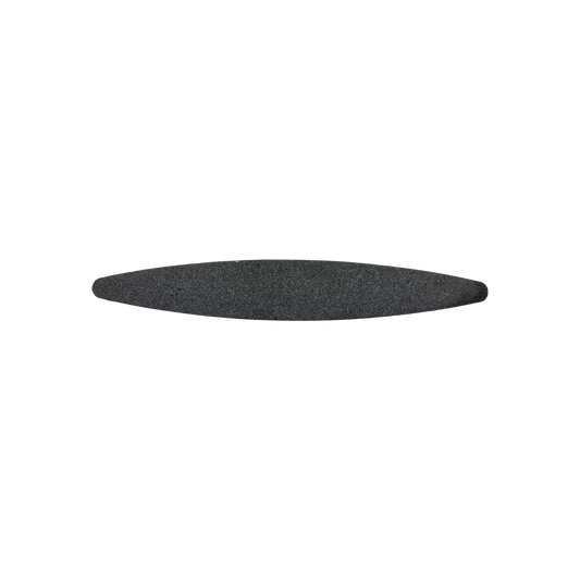 Piedra de afilar ovalada de grano fino para herramientas y cuchillos, superficie gris abrasiva.
